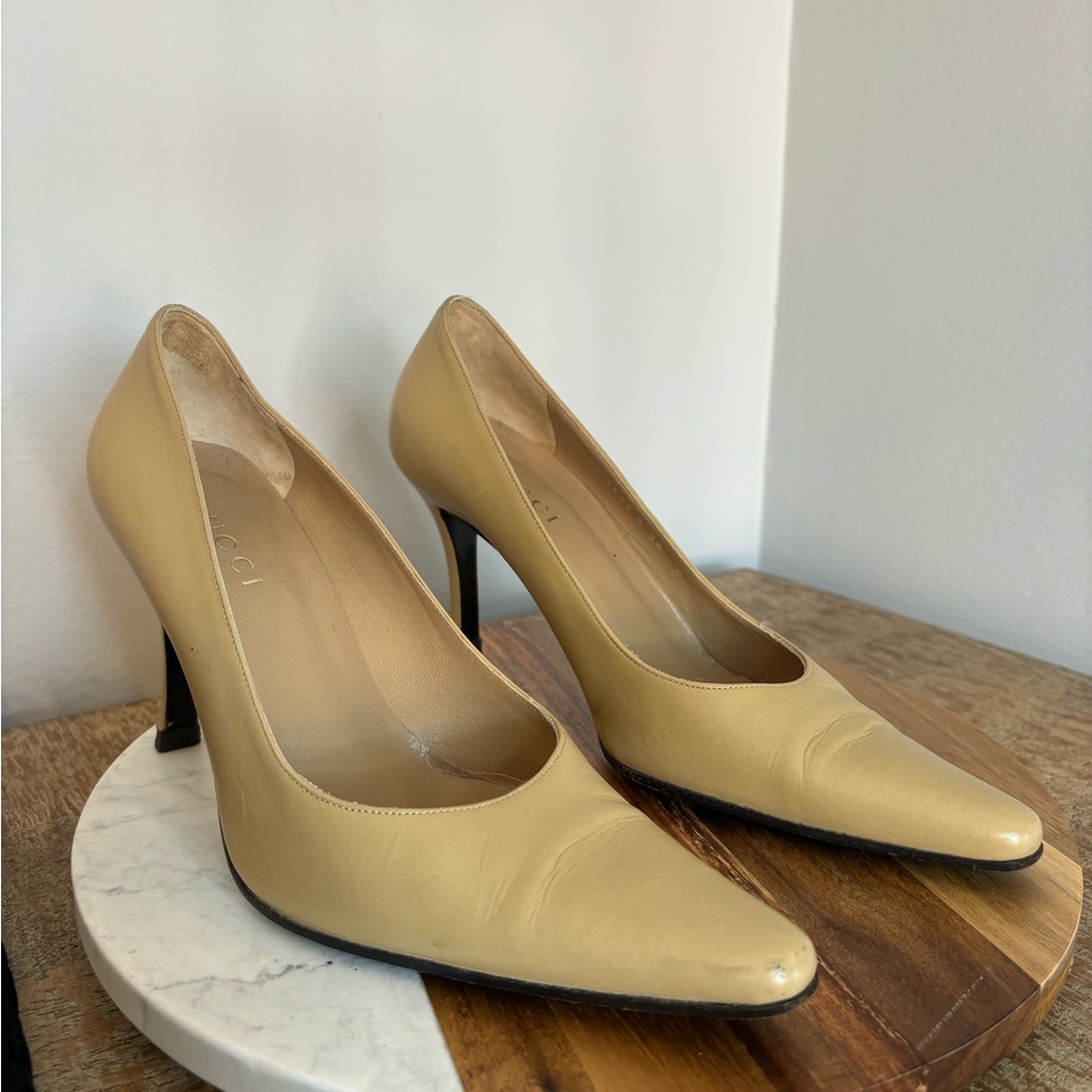 Vintage Gucci Nude Pumps